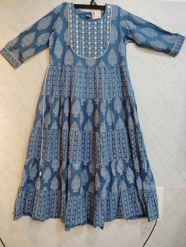 Umbrella frock model top